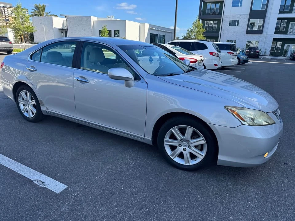 2008 Lexus ES 5th Gen - Image 5 of 12