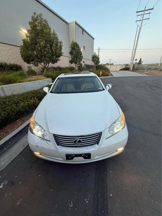 2008 Lexus ES 5th Gen - Image 2 of 13