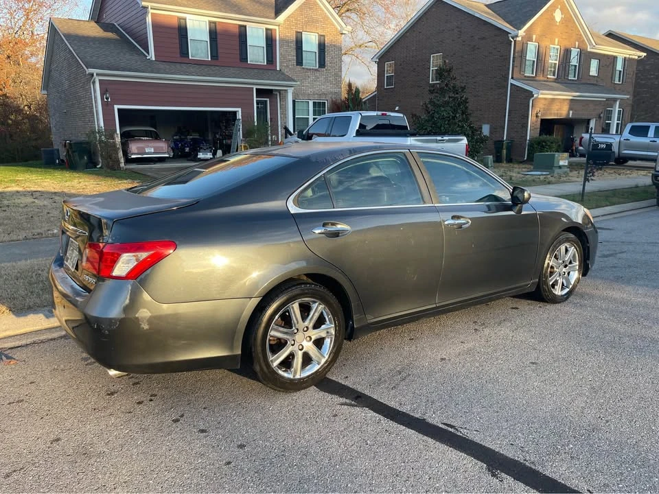 2008 Lexus ES 5th Gen - Image 2 of 15