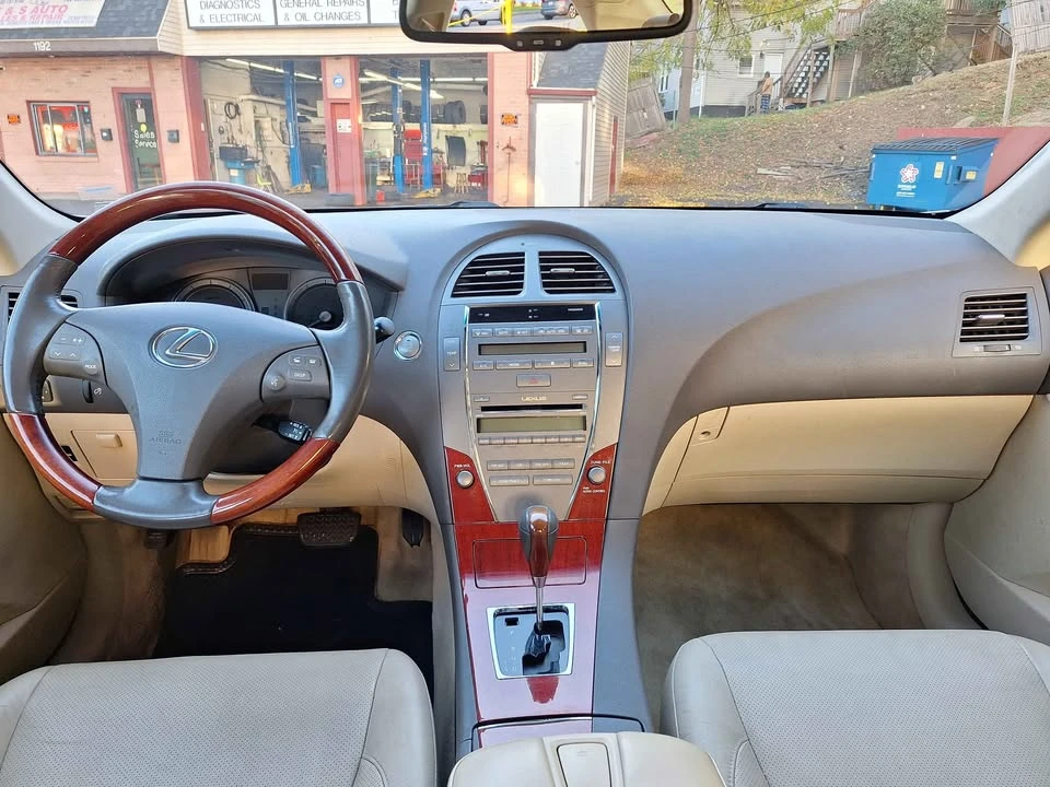 2008 Lexus ES 4th Gen - Image 15 of 17