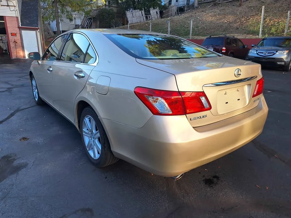 2008 Lexus ES 4th Gen - Image 9 of 17