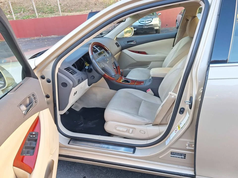 2008 Lexus ES 4th Gen - Image 14 of 17