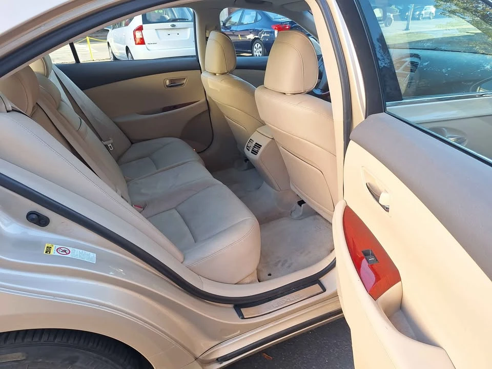 2008 Lexus ES 4th Gen - Image 11 of 17