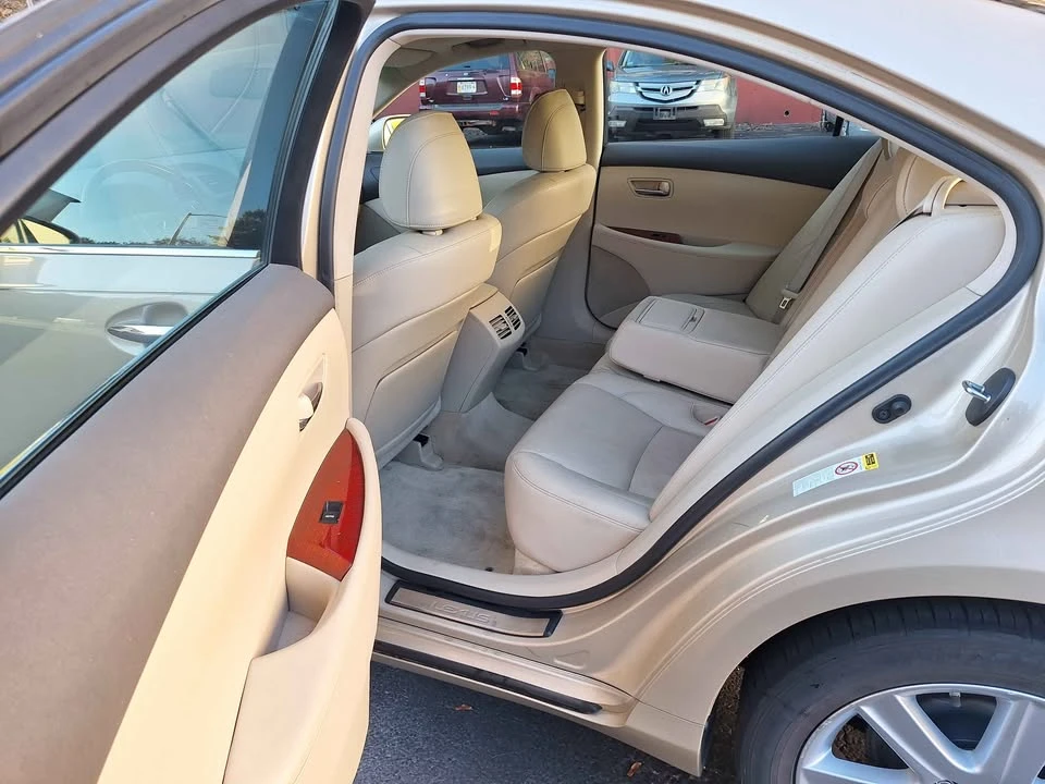2008 Lexus ES 4th Gen - Image 13 of 17