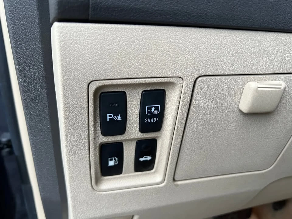 2008 Lexus ES 5th Gen - Image 11 of 13