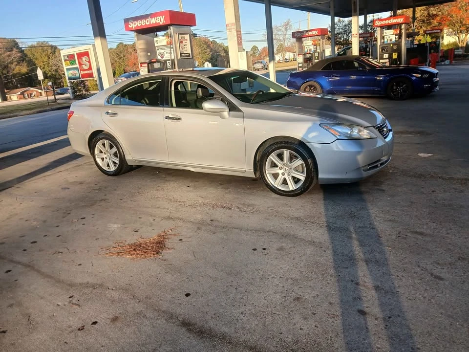2008 Lexus ES 4th Gen - Image 12 of 19