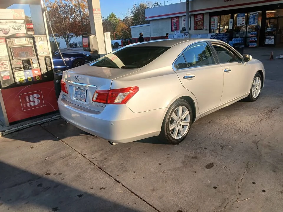 2008 Lexus ES 4th Gen - Image 13 of 19