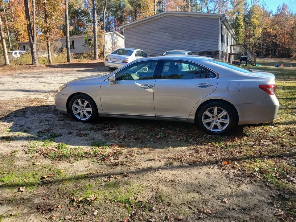 2008 Lexus ES 4th Gen - Image 16 of 19