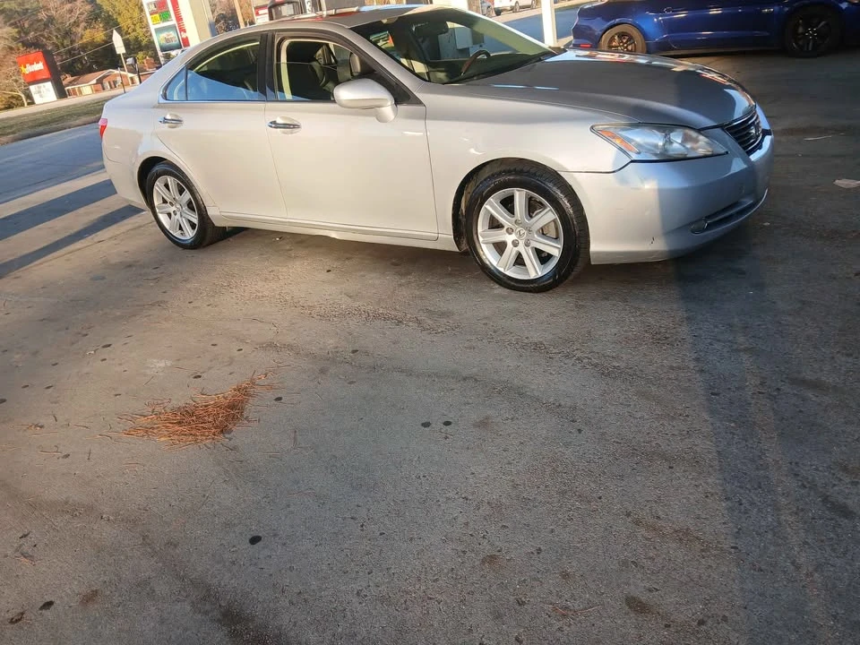 2008 Lexus ES 4th Gen - Image 11 of 19