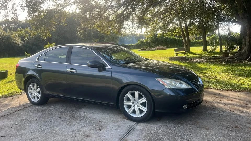 2008 Lexus ES 5th Gen - Image 2 of 11