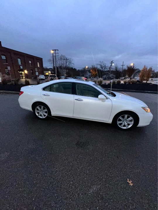 2008 Lexus ES 5th Gen - Image 4 of 15