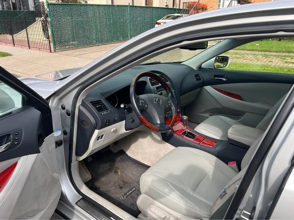 2008 Lexus ES 5th Gen - Image 9 of 20