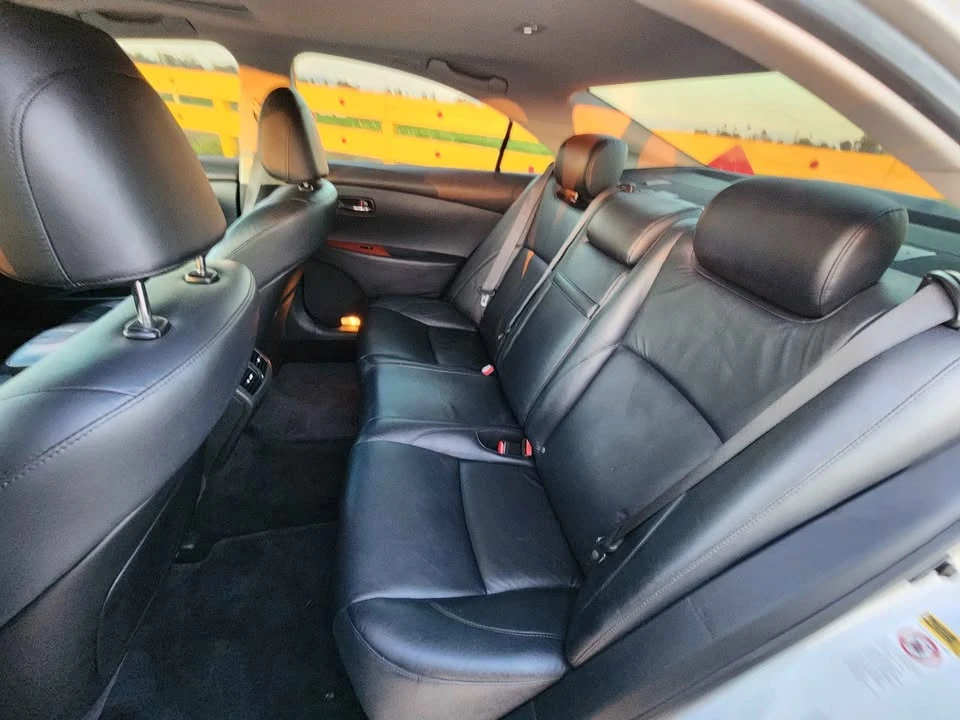 2008 Lexus ES 4th Gen - Image 9 of 19