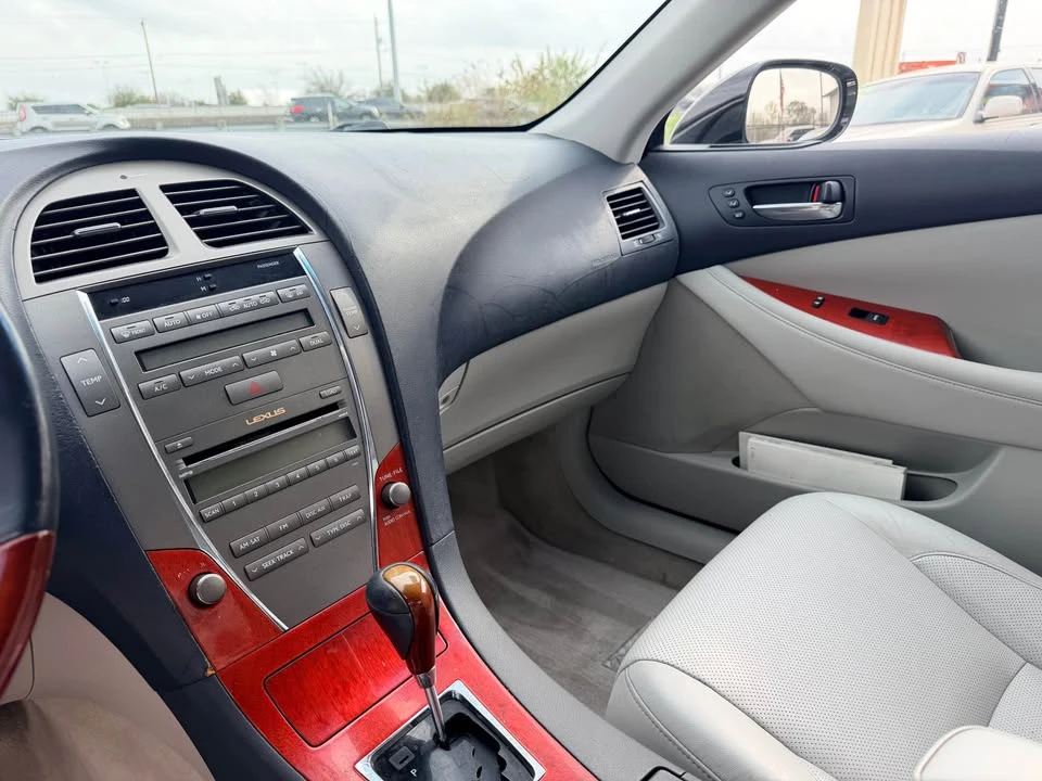 2008 Lexus ES 5th Gen - Image 11 of 15