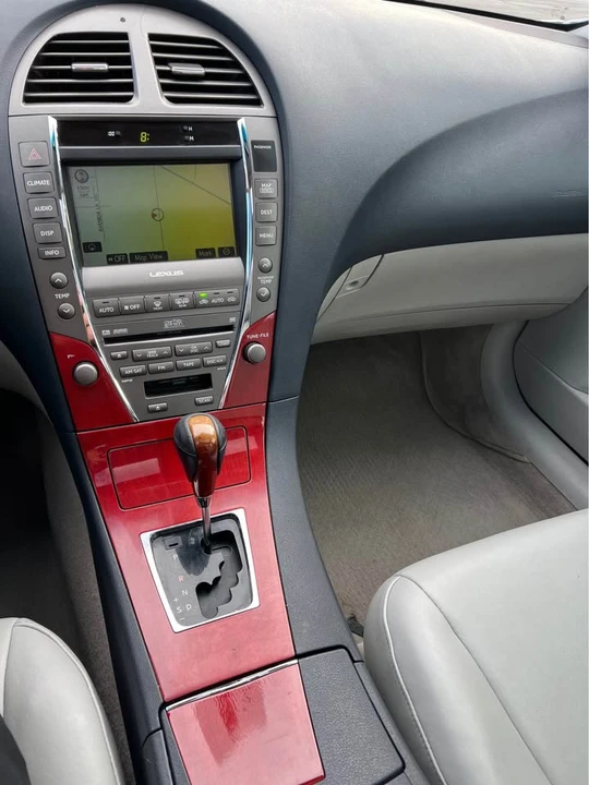 2008 Lexus ES 5th Gen - Image 10 of 13