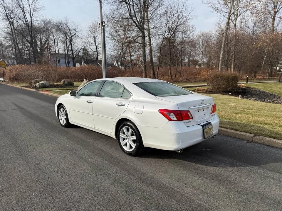 2008 Lexus ES 5th Gen - Image 3 of 15