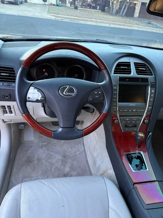 2008 Lexus ES 4th Gen - Image 10 of 15