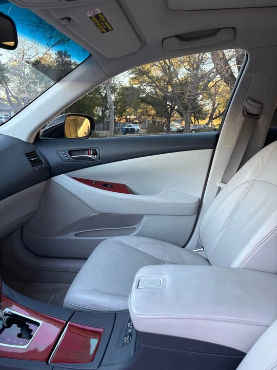 2008 Lexus ES 4th Gen - Image 11 of 15