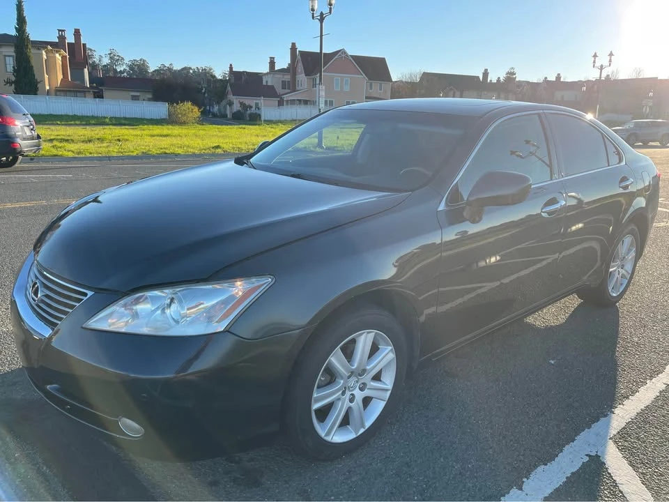 2008 Lexus ES 4th Gen - Image 2 of 15