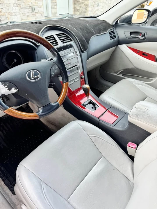 2008 Lexus ES 5th Gen - Image 4 of 10