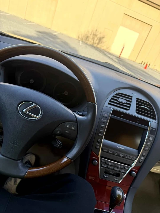 2008 Lexus ES 5th Gen - Image 4 of 11