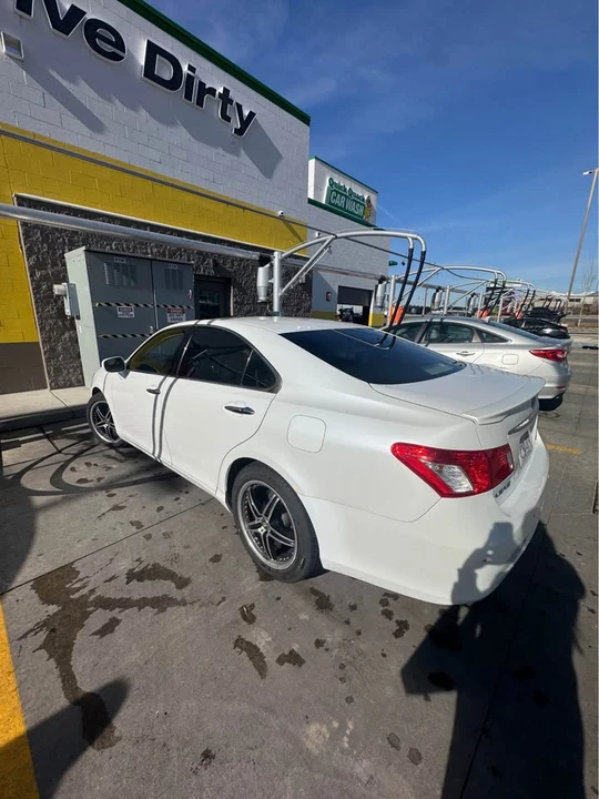 2008 Lexus ES 4th Gen - Image 2 of 3