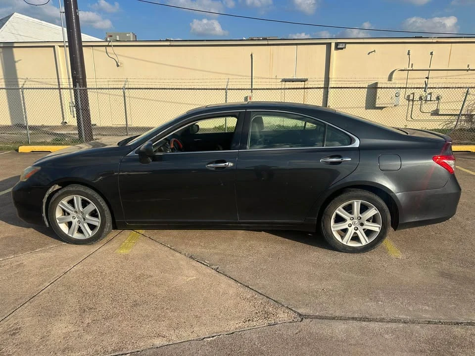 2008 Lexus ES 5th Gen - Image 2 of 4