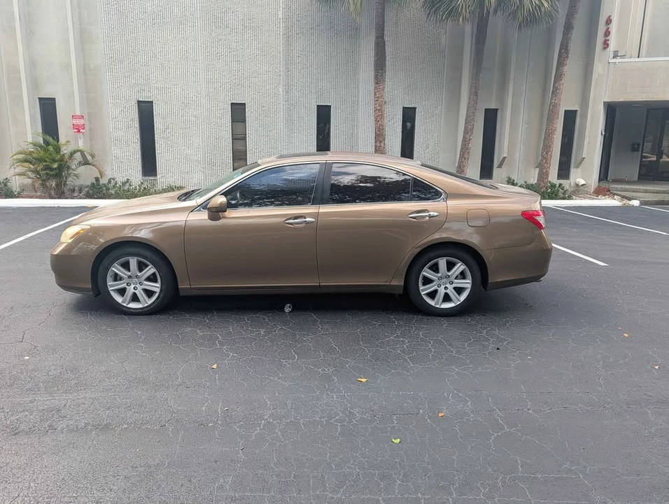 2008 Lexus ES 5th Gen - Image 2 of 18