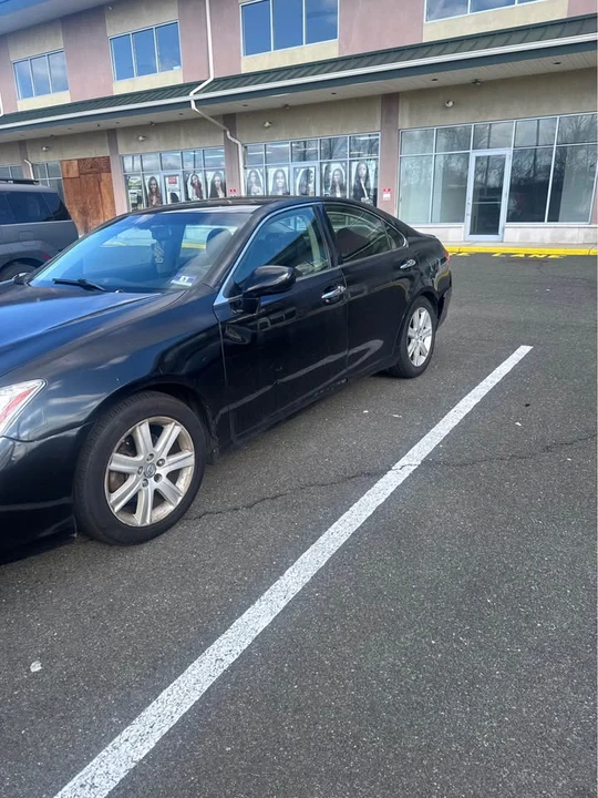 2008 Lexus ES 5th Gen - Image 2 of 7