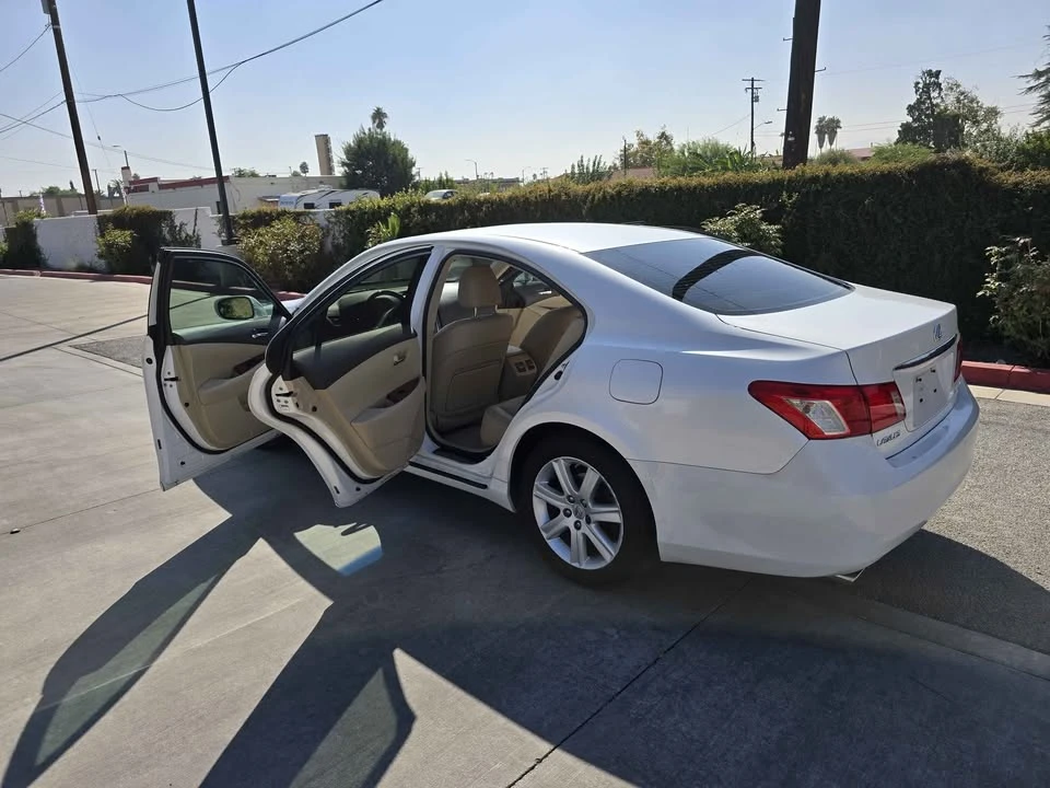 2008 Lexus ES 5th Gen - Image 2 of 5