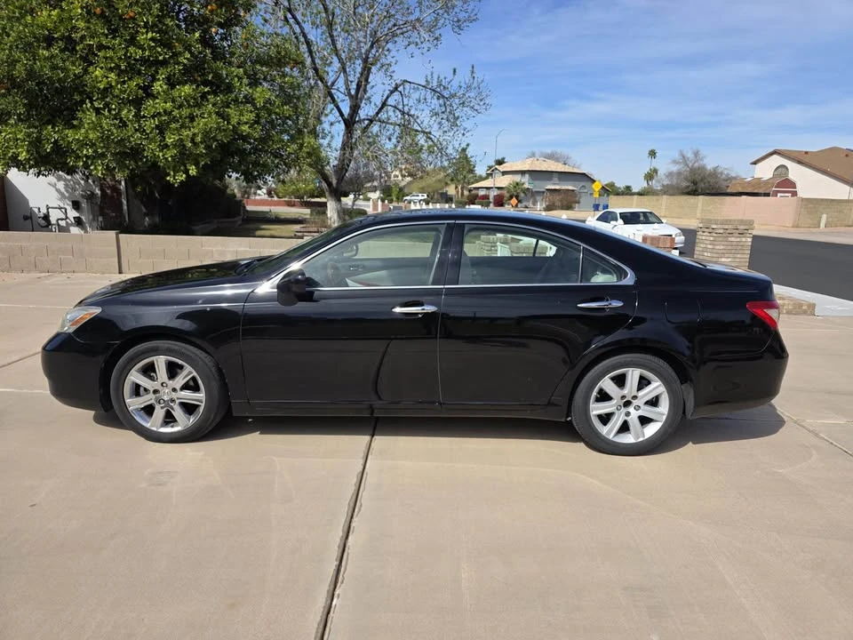 2008 Lexus ES 5th Gen - Image 2 of 9