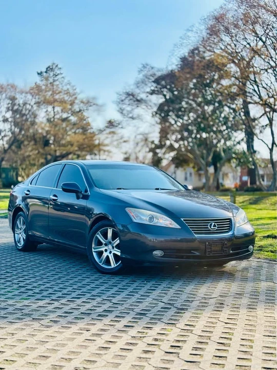 2008 Lexus ES 5th Gen - Image 2 of 17