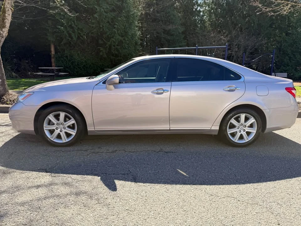 2008 Lexus ES 5th Gen - Image 2 of 10