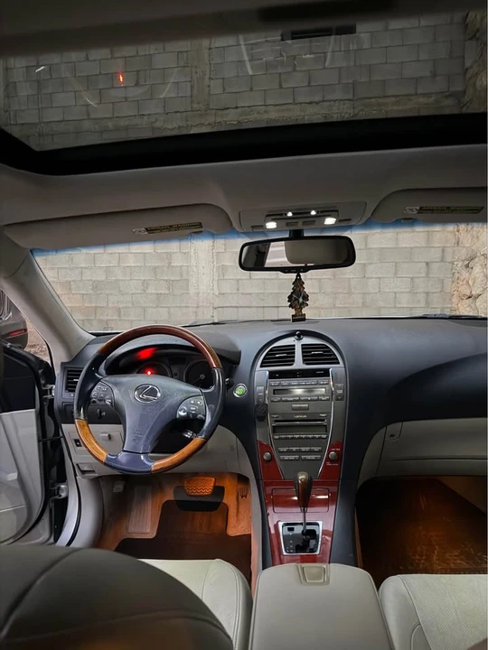 2008 Lexus ES 5th Gen - Image 9 of 15