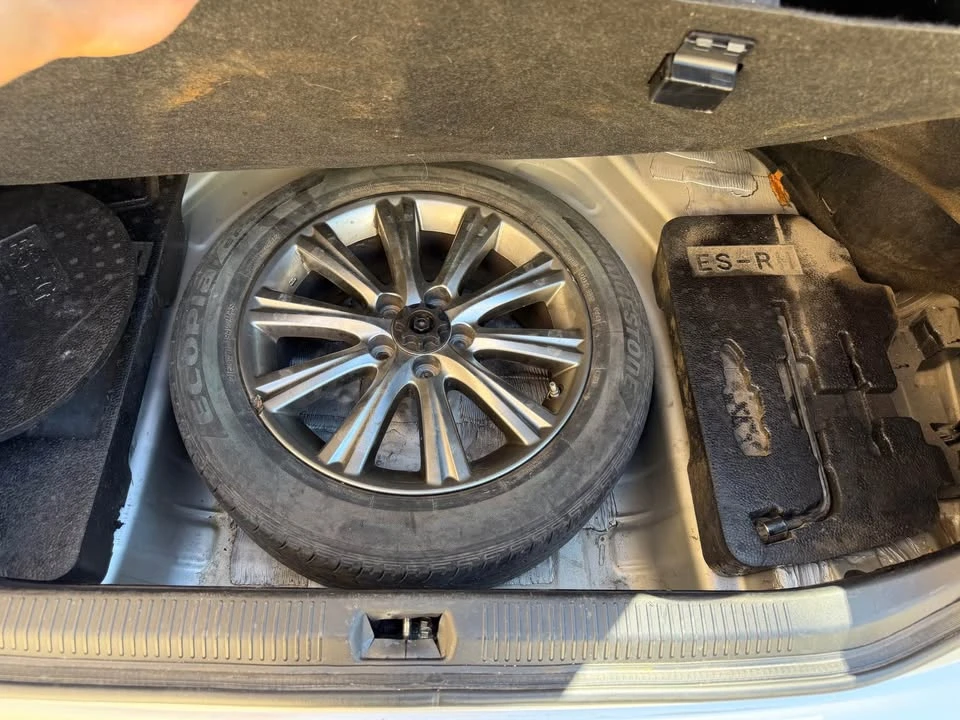 2008 Lexus ES 5th Gen - Image 13 of 15
