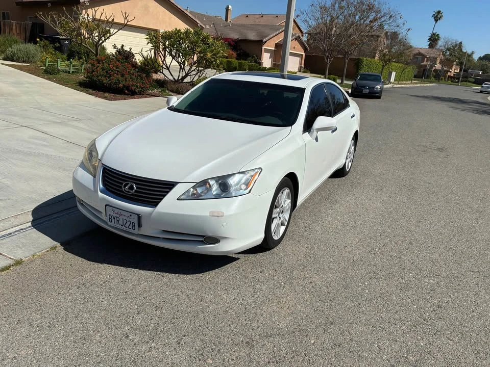 2008 Lexus ES 5th Gen - Image 5 of 10