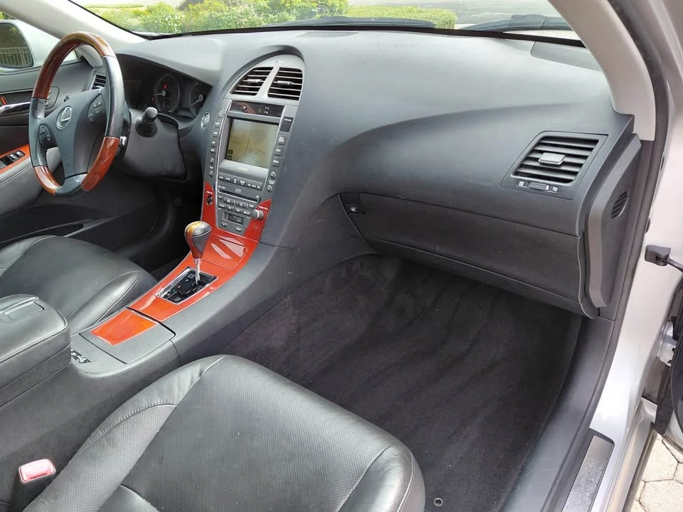 2008 Lexus ES 5th Gen - Image 11 of 17