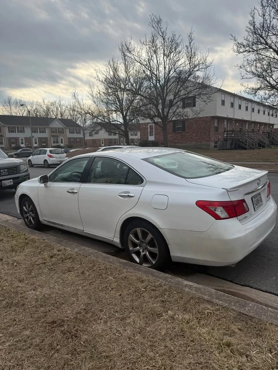 2008 Lexus ES 5th Gen - Image 2 of 7