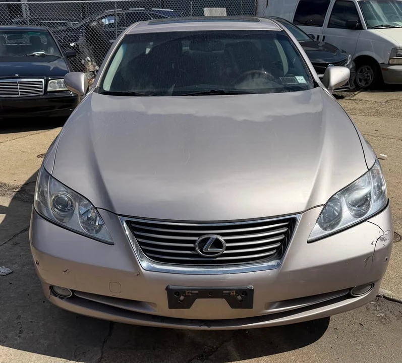 2008 Lexus ES 5th Gen - Image 2 of 14