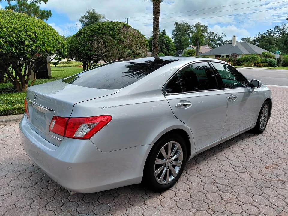 2008 Lexus ES 5th Gen - Image 3 of 17