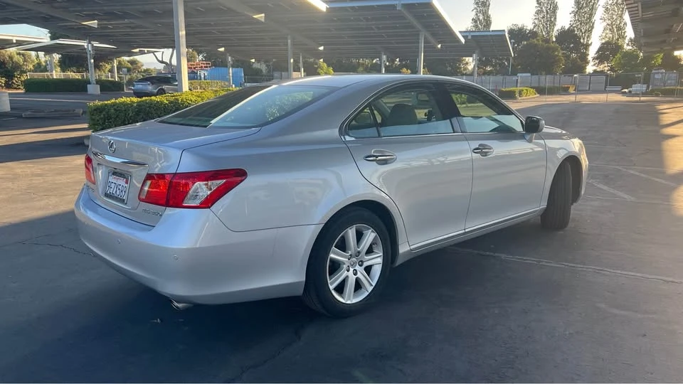 2008 Lexus ES 5th Gen - Image 5 of 9