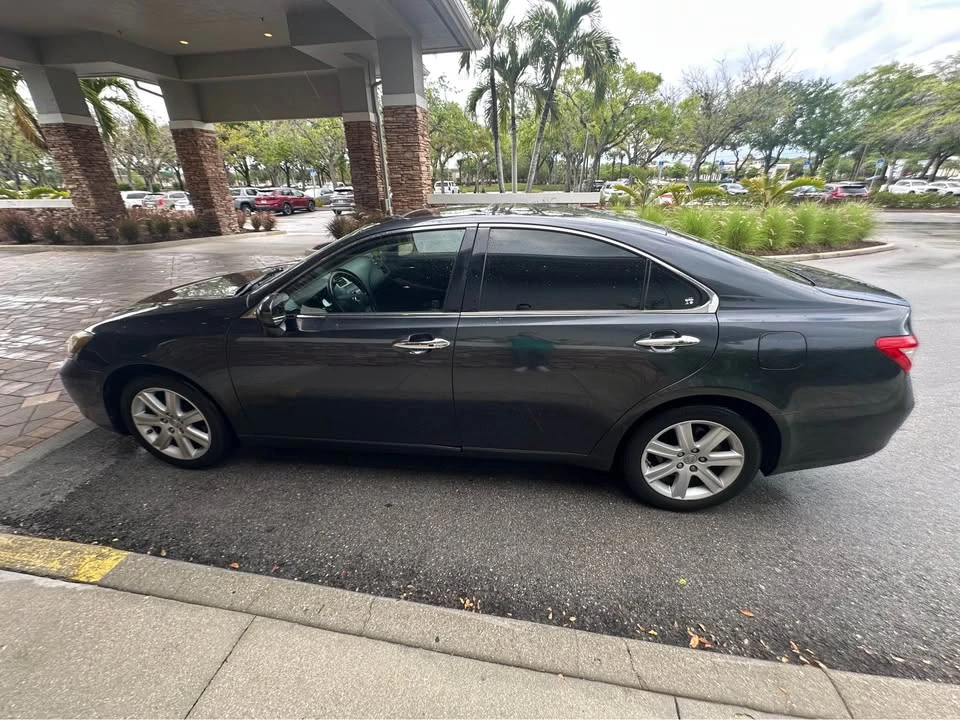 2008 Lexus ES 5th Gen - Image 4 of 8