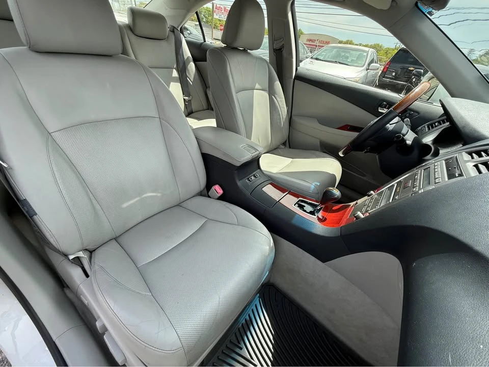 2008 Lexus ES 5th Gen - Image 11 of 18