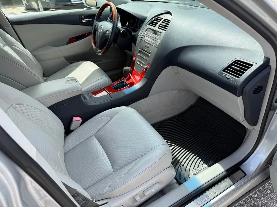 2008 Lexus ES 5th Gen - Image 10 of 18