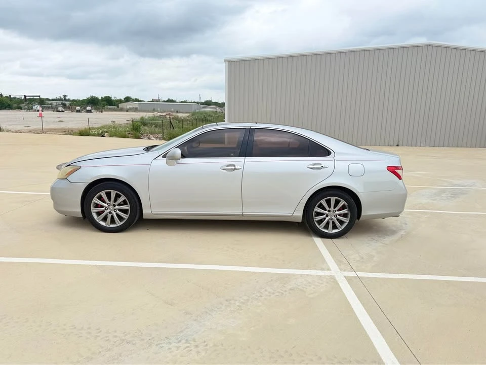 2008 Lexus ES 5th Gen - Image 5 of 17