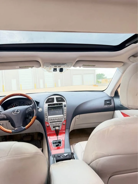 2008 Lexus ES 5th Gen - Image 14 of 17