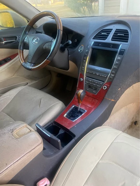 2008 Lexus ES 5th Gen - Image 2 of 4