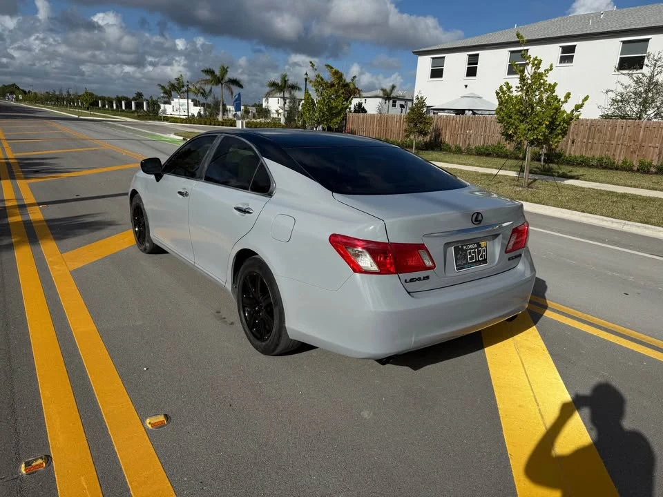 2008 Lexus ES 5th Gen - Image 2 of 13