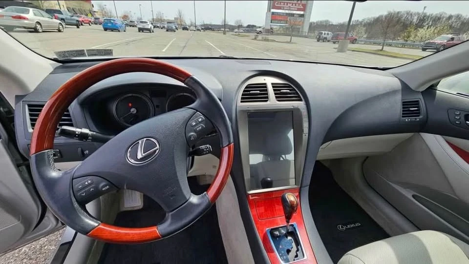 2008 Lexus ES 5th Gen - Image 13 of 15