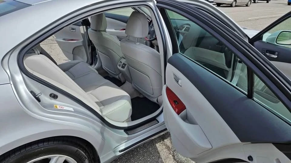 2008 Lexus ES 5th Gen - Image 8 of 15